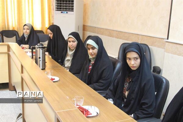 آیین تجلیل از پیشتازان دختر استان قم