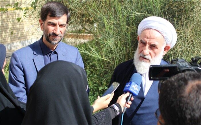 امام جمعه زاهدان: همکاری خانواده‌ها با آموزش و پرورش برای ریشه‌کنی بی‌سوادی ضروری است