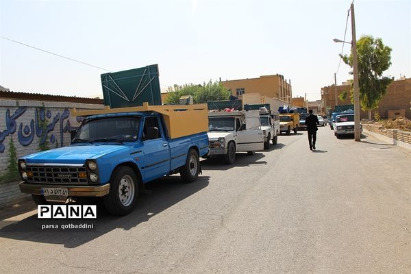 توزیع لوازم ورزشی در بین مدارس استان یزد