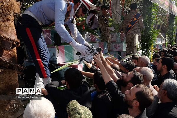 مراسم تشییع پیکرمطهر ۱۳۵شهید گمنام دفاع مقدس