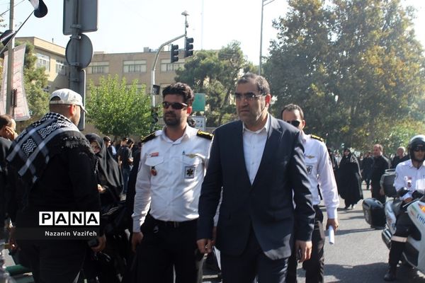 وداع باشکوه عزاداران حسینی با پیکر مطهر شهیدان هشت سال دفاع مقدس