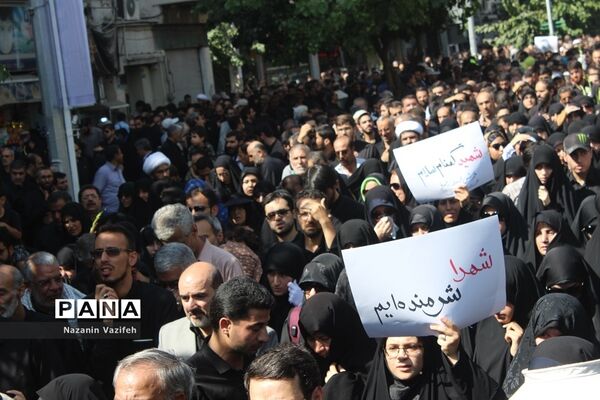 وداع باشکوه عزاداران حسینی با پیکر مطهر شهیدان هشت سال دفاع مقدس