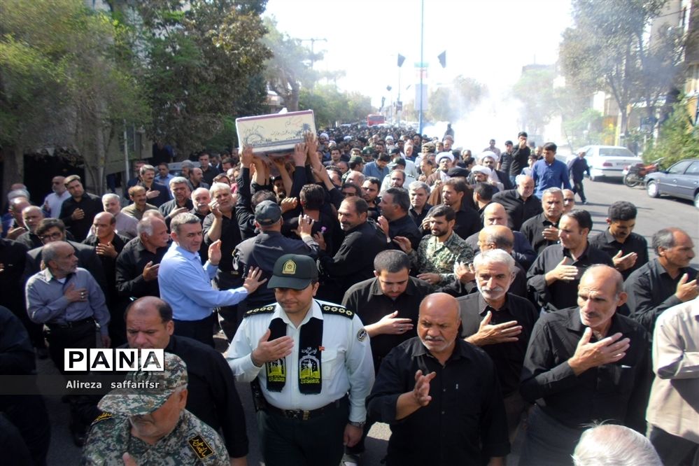 سوگواره «احلی‌من‌العسل» همراه با تشییع پیکر شهید گمنام در اردستان