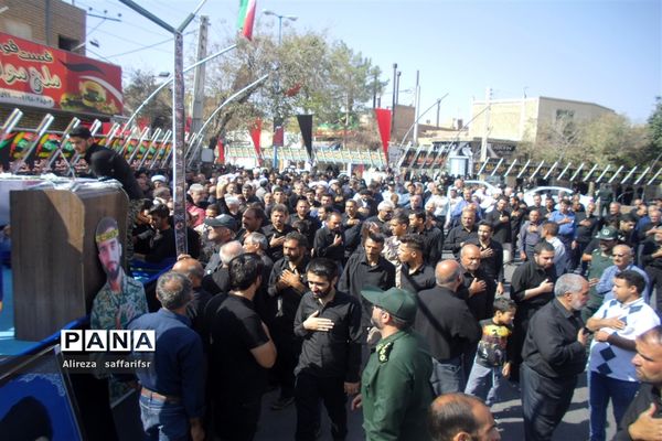 سوگواره «احلی‌من‌العسل» همراه با تشییع پیکر شهید گمنام در اردستان