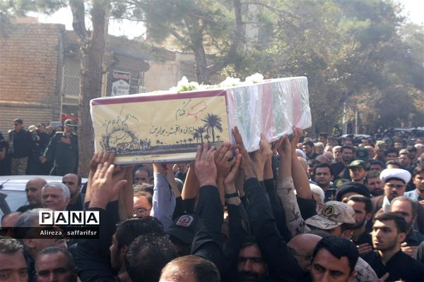 سوگواره «احلی‌من‌العسل» همراه با تشییع پیکر شهید گمنام در اردستان