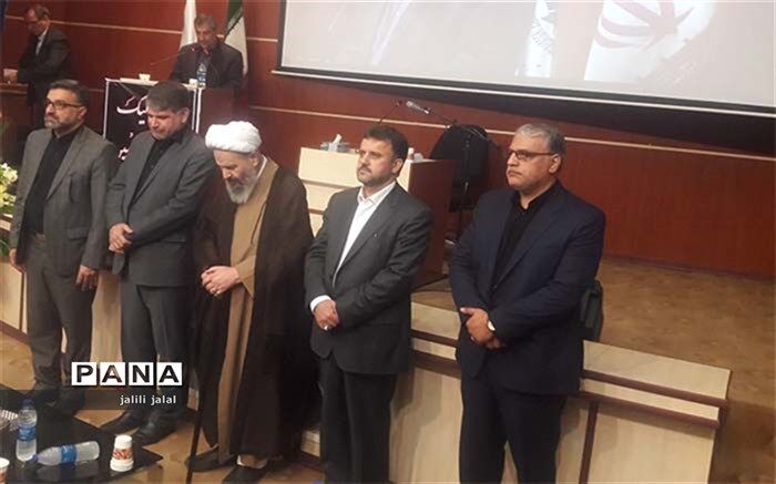 مسوولان باید در تعامل سازنده با تولید کنندگان و سرمایه گذاران، اقتصاد کشور را حفظ کنند