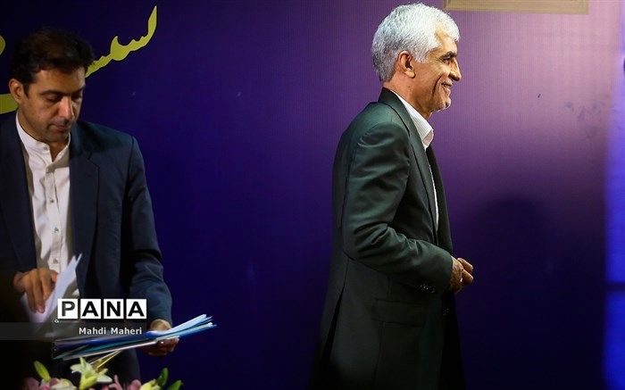 چرا شهردار تهران مشمول اصلاح قانون منع به‌کارگیری بازنشستگان نمی‌شود + سند