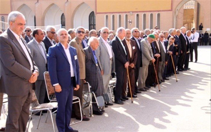 صبحگاه  فارغ‌التحصیلان دهه 10 تا 70 دبیرستان  ایرانشهر یزد برگزار شد