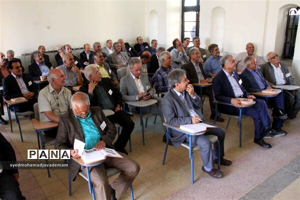 صبحگاه دانش آموختگان دبیرستان ماندگار ایرانشهر از نگاه تصویر