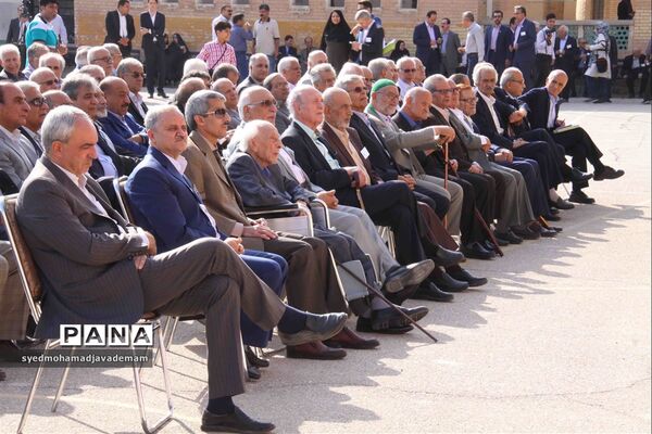 صبحگاه دانش آموختگان دبیرستان ماندگار ایرانشهر از نگاه تصویر