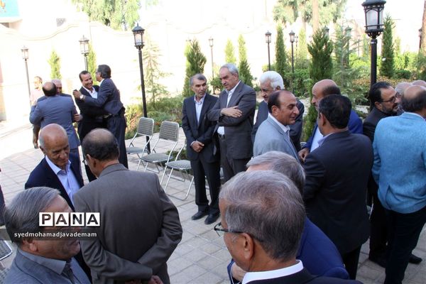 صبحگاه دانش آموختگان دبیرستان ماندگار ایرانشهر از نگاه تصویر