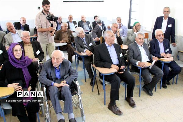 صبحگاه دانش آموختگان دبیرستان ماندگار ایرانشهر از نگاه تصویر