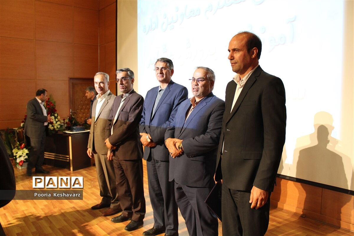 وظیفه آموزش و پرورش تربیت دانش آموز برای داشتن اخلاق پس از فارغ التحصیلی است