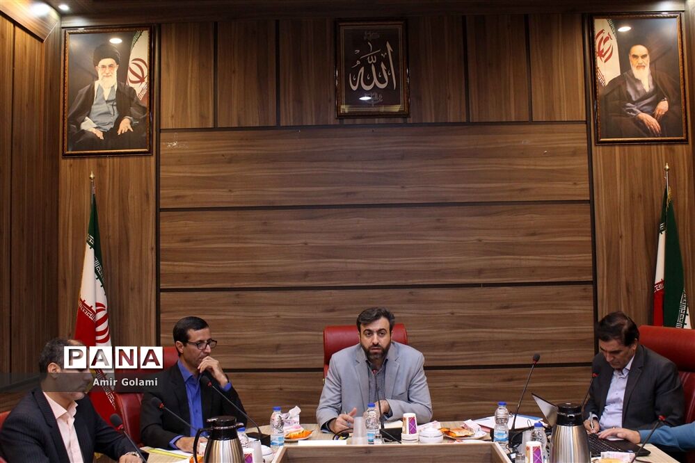 جلسه تشریح دستور العمل ساماندهی نیروی انسانی حوزه معاونت پرورشی و فرهنگی شهرستانهای استان تهران