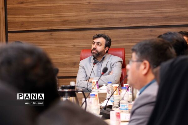 جلسه تشریح دستور العمل ساماندهی نیروی انسانی حوزه معاونت پرورشی و فرهنگی شهرستانهای استان تهران