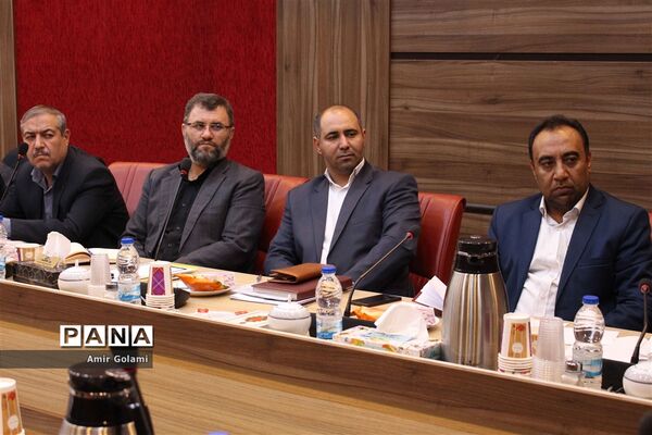 جلسه تشریح دستور العمل ساماندهی نیروی انسانی حوزه معاونت پرورشی و فرهنگی شهرستانهای استان تهران