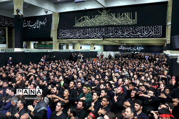اولین شب مراسم عزاداری حضرت اباعبدالله الحسین (ع) در حسینیه امام خمینی