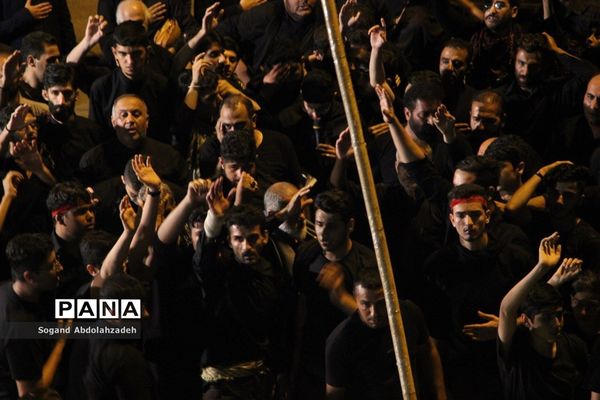 عزاداری مردم ساری در شب هشتم ماه محرم