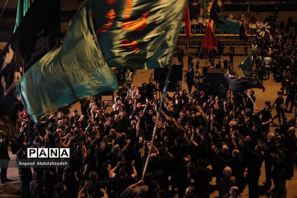 عزاداری مردم ساری در شب هشتم ماه محرم