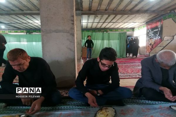 پخش نذری در هیئت صاحب الزمانی خوسف