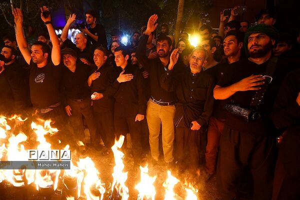 آیین مشعل‌گردانی در دولت‌آباد تهران