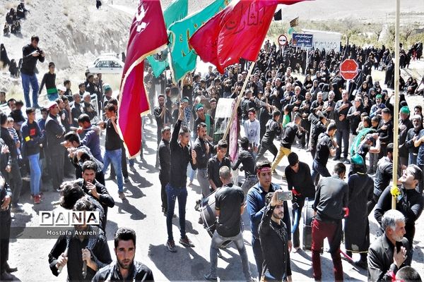 مراسم عزاداری روز تاسوعا حسینی در روستای براندود از توابع شهرستان درمیان