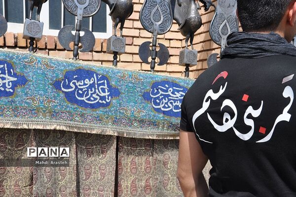حضور دسته‌های سینه زنی برسر مزار شهید قهرمان شهرستان خوسف  خراسان جنوبی