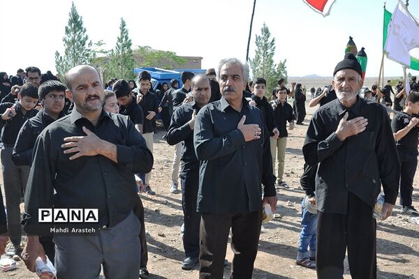 حضور دسته‌های سینه زنی برسر مزار شهید قهرمان شهرستان خوسف  خراسان جنوبی