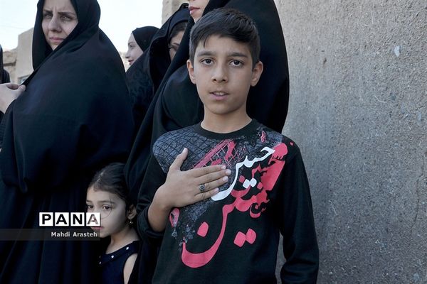 حضور دسته‌های سینه زنی برسر مزار شهید قهرمان شهرستان خوسف  خراسان جنوبی