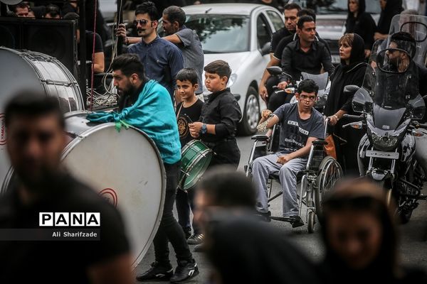 سوگواری تاسوعای حسینی در خیابان گرگان تهران