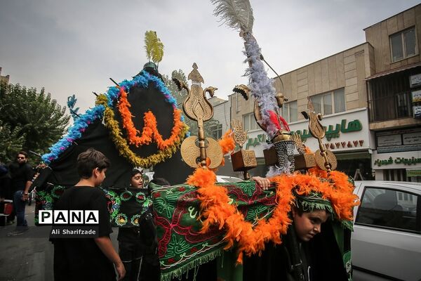 سوگواری تاسوعای حسینی در خیابان گرگان تهران