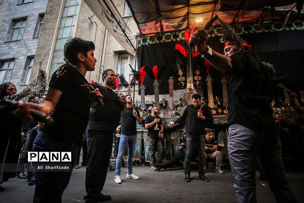 سوگواری تاسوعای حسینی در خیابان گرگان تهران