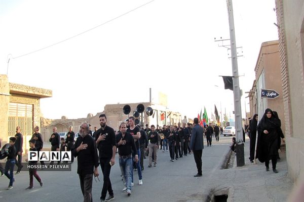حرکت عزاداران حسینی شهرستان خوسف در ظهر تاسوعا