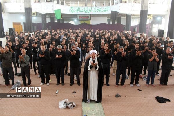 عزاداری مردم شهرستان بهارستان در تاسوعای حسینی