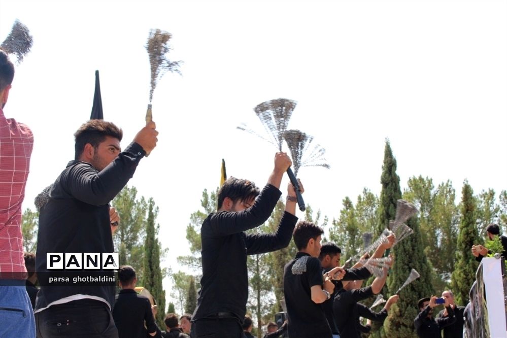 عاشورای حسینی در میدان شهدا ی گمنام یزد