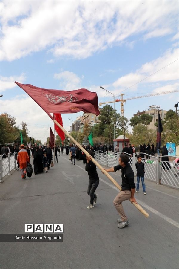مراسم ظهر عاشورا در مشهد مقدس
