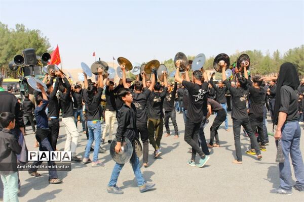 برگزار نمازظهرعاشورا و عزاداری در قتلگاه