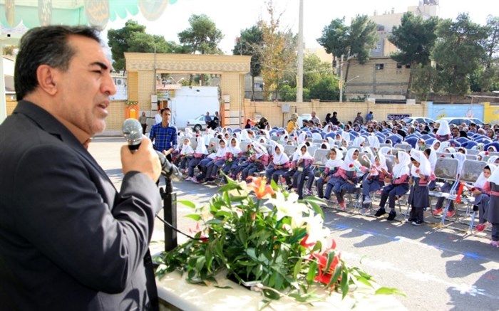 ورود  88 هزار کلاس اولی به مدارس فارس/ برگزاری آیین روز شکوفه ها و زنگ بازگشایی در تمامی مدارس فارس
