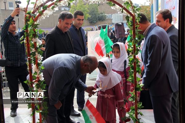 آیین نمادین نواختن  زنگ شکوفه‌ها در ارومیه