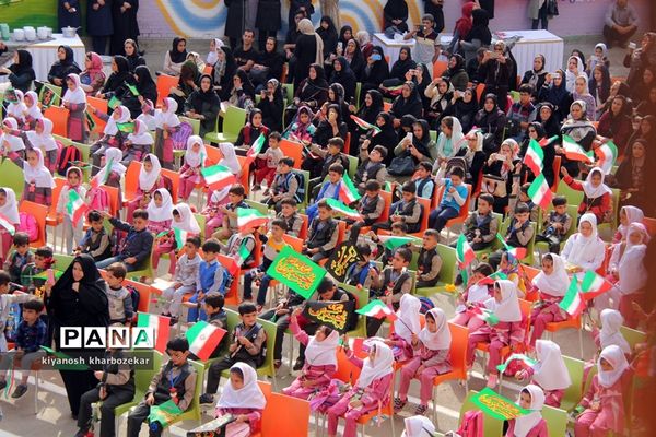 آیین نمادین نواختن  زنگ شکوفه‌ها در ارومیه