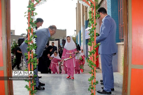 آیین نمادین نواختن  زنگ شکوفه‌ها در ارومیه