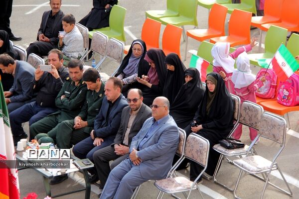 آیین نمادین نواختن  زنگ شکوفه‌ها در ارومیه