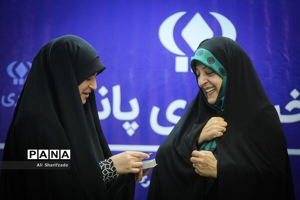 حضور معصومه ابتکار، معاون امور زنان و خانواده ریاست جمهوری در خبرگزاری پانا