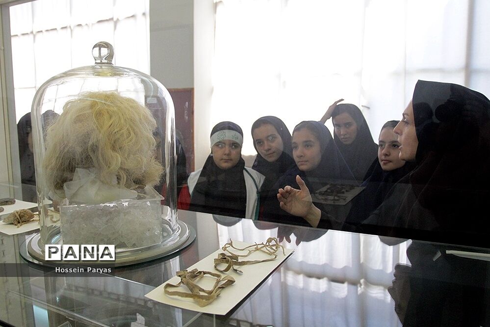 بازدید دانش آموزان از موزه ملی ایران