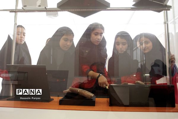 بازدید دانش آموزان از موزه ملی ایران