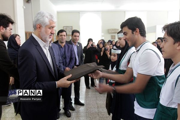 بازدید دانش آموزان از موزه ملی ایران