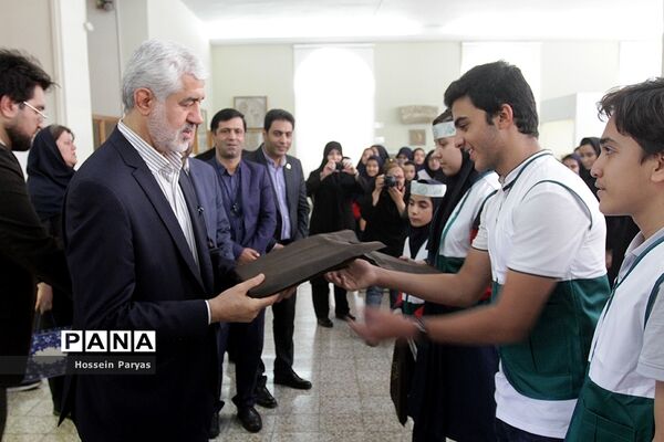 بازدید دانش آموزان از موزه ملی ایران