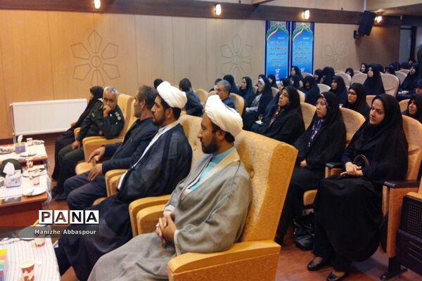 همایش نکوداشت بانوان فعال در عرصه دفاع مقدس