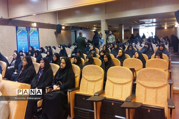 همایش نکوداشت بانوان فعال در عرصه دفاع مقدس
