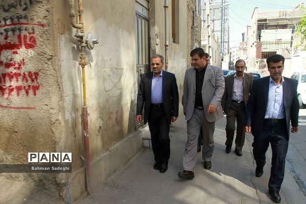 دیدار معاون پرورشی و فرهنگی وزارت آموزش و پرورش با خانواده شهیدان قمی و مظفر